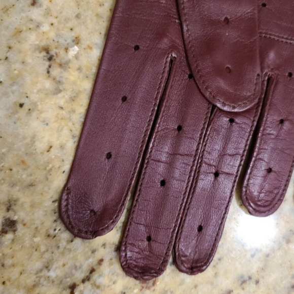 New! Vintage Size S/M Leather Driving Gloves Knuckle Holes Adjustable Strap - Picture 7 of 13